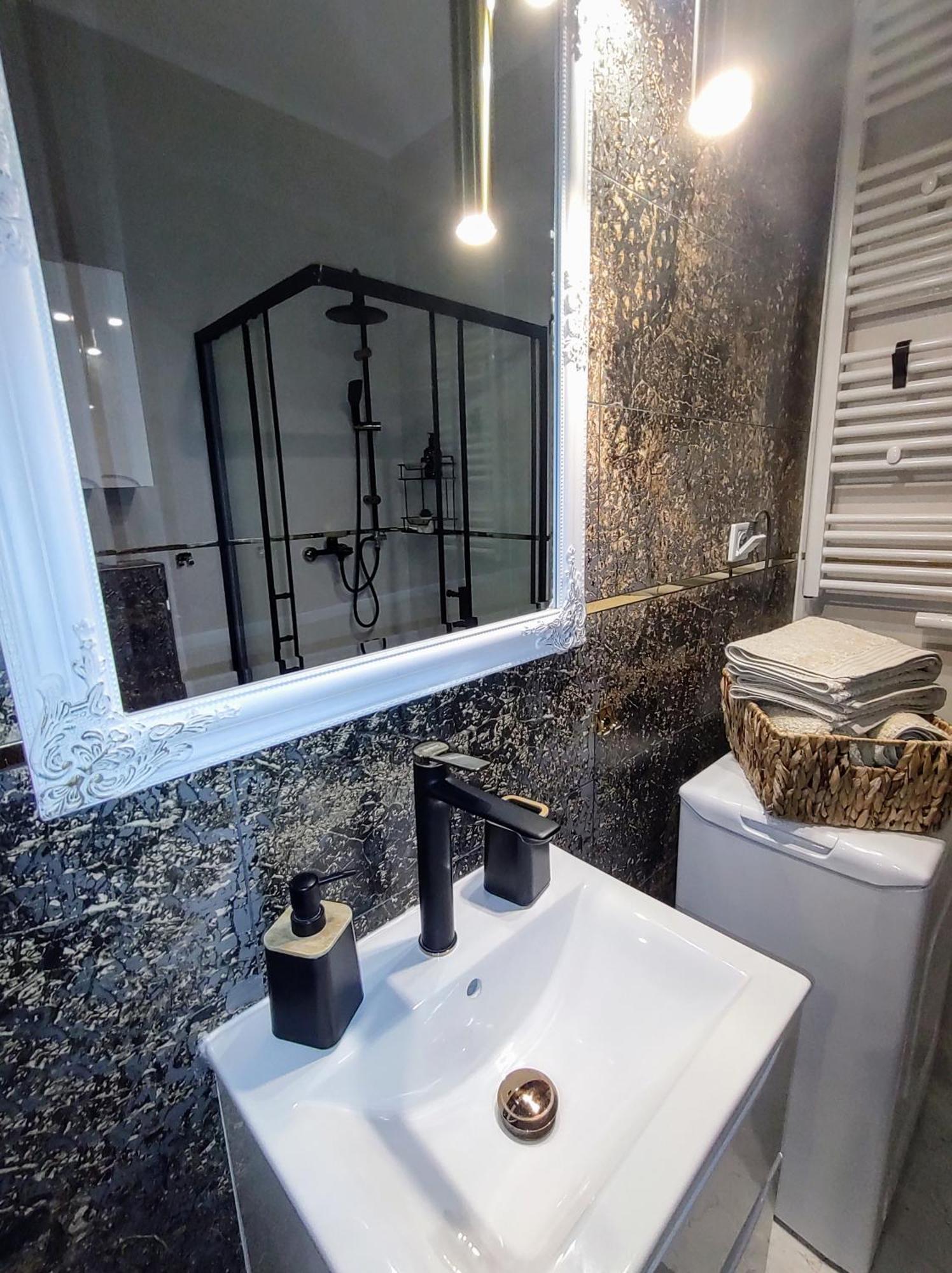 Stare Bulvar, Old Town, Snake Apartment