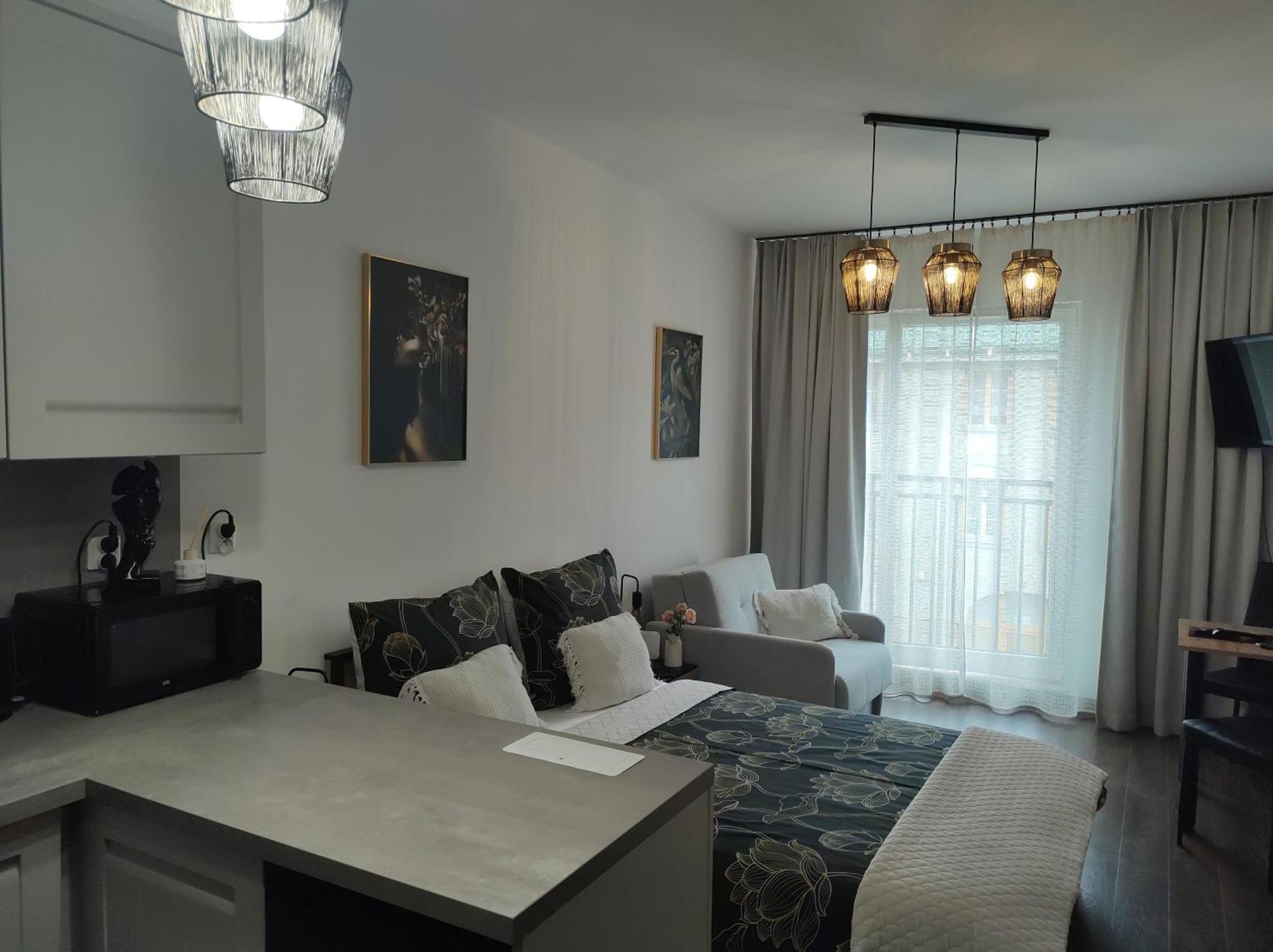 Apartment Stare Bulvar, Old Town, Snake *
